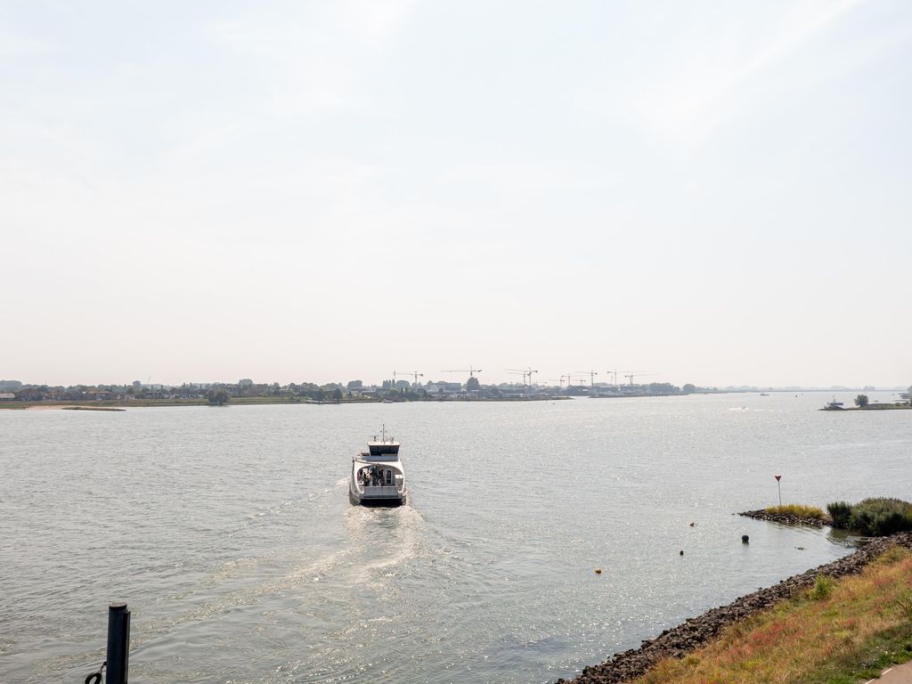 Rivierdijk 245, HARDINXVELD-GIESSENDAM