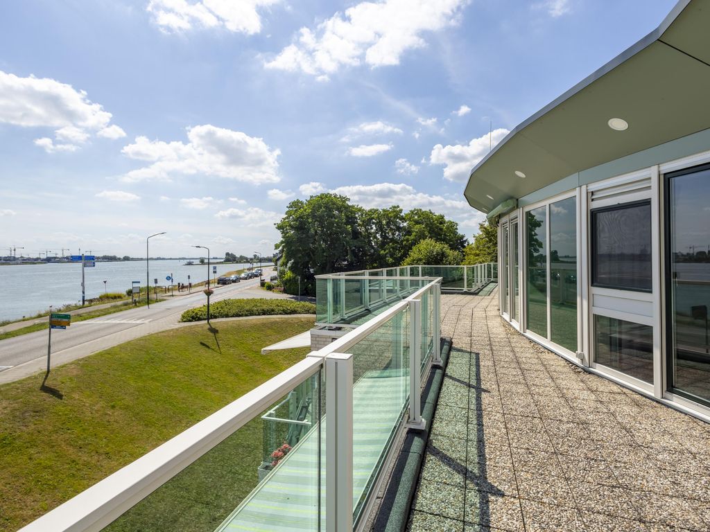 Rivierdijk 245, HARDINXVELD-GIESSENDAM