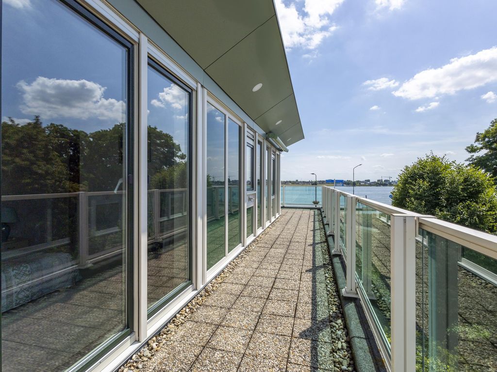 Rivierdijk 245, HARDINXVELD-GIESSENDAM
