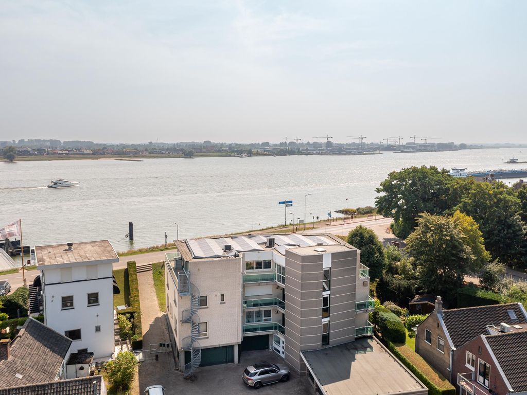 Rivierdijk 245, HARDINXVELD-GIESSENDAM