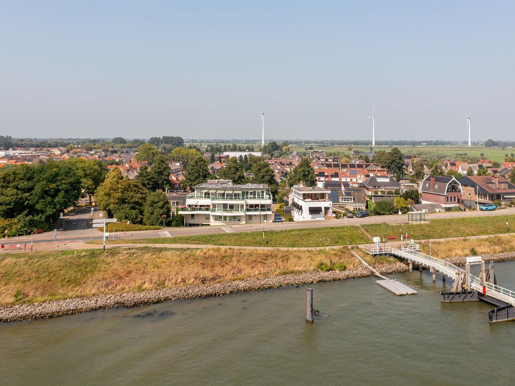Rivierdijk 245, HARDINXVELD-GIESSENDAM