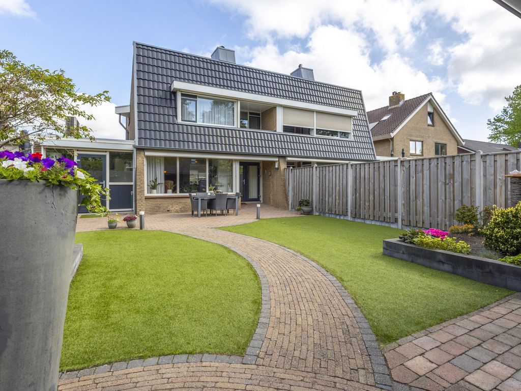 Florenweer 14, HARDINXVELD-GIESSENDAM