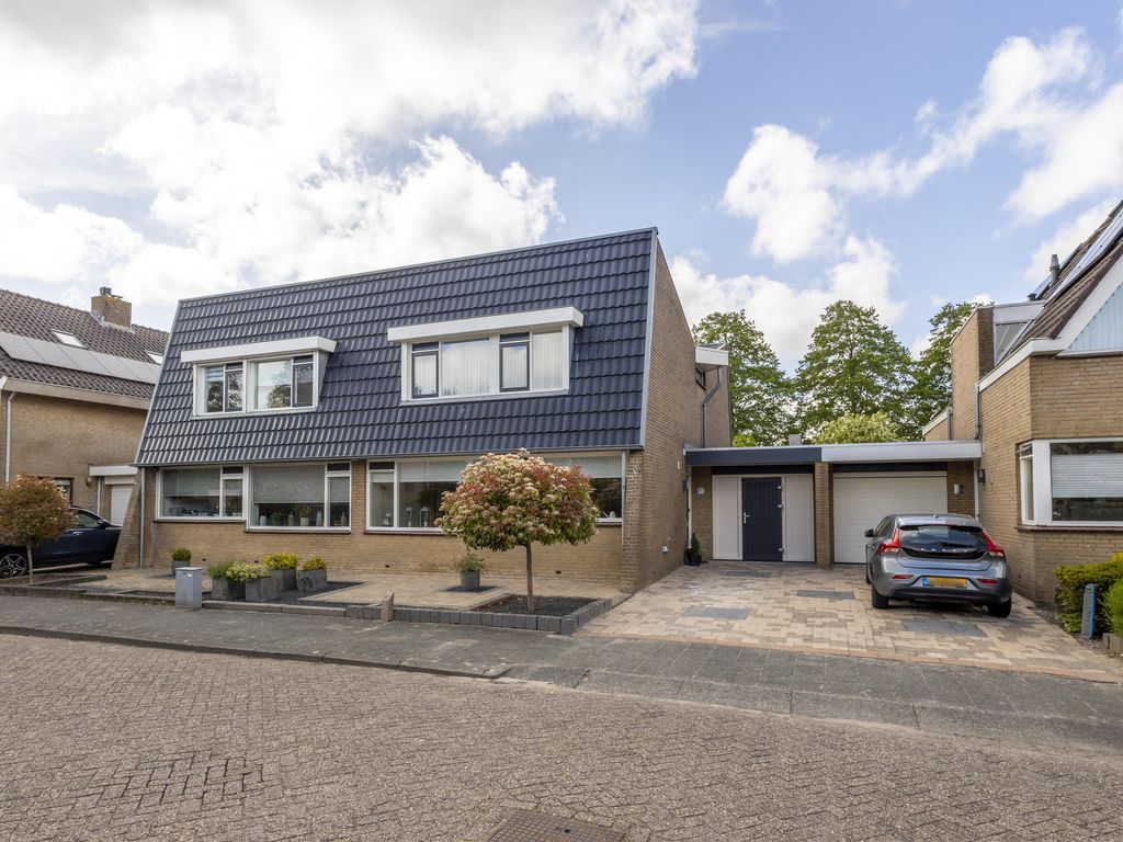 Florenweer 14, HARDINXVELD-GIESSENDAM