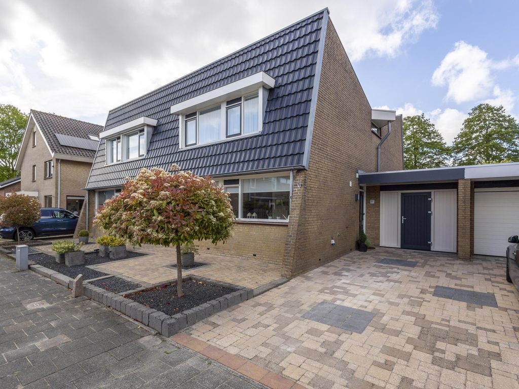 Florenweer 14, HARDINXVELD-GIESSENDAM