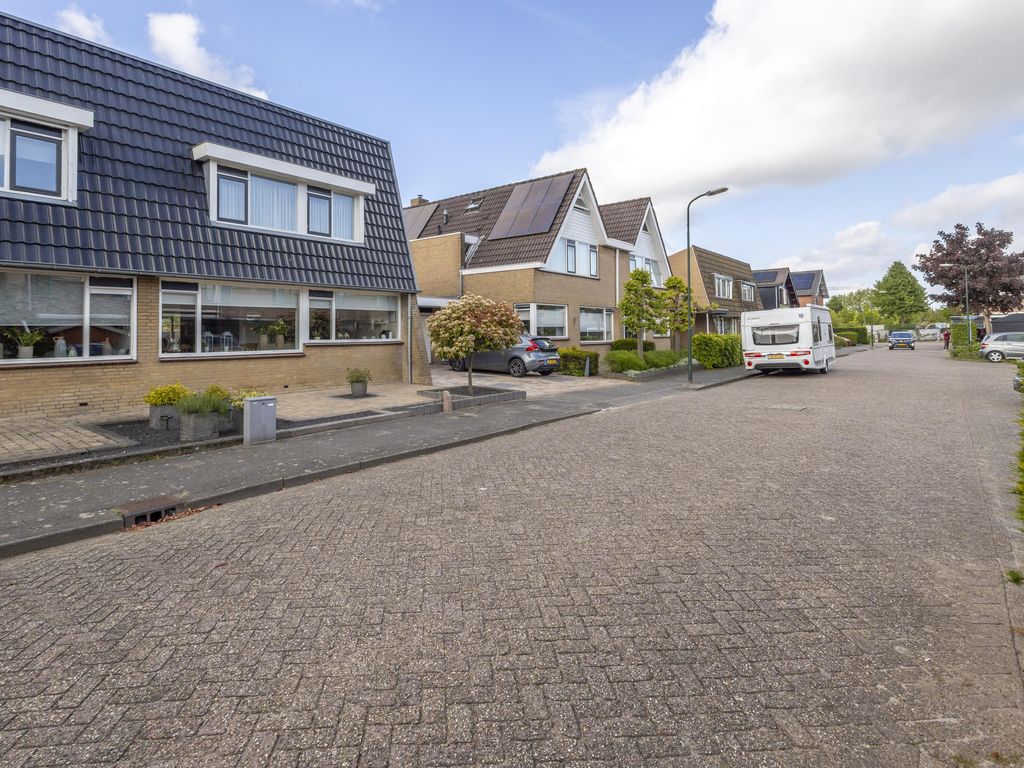 Florenweer 14, HARDINXVELD-GIESSENDAM