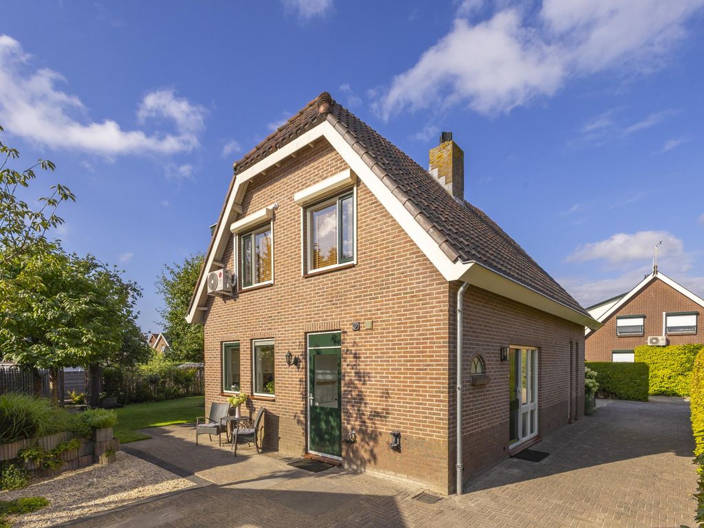 Akkerstraat 18, HARDINXVELD-GIESSENDAM