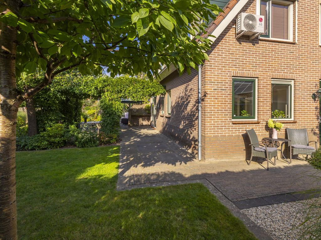 Akkerstraat 18, HARDINXVELD-GIESSENDAM