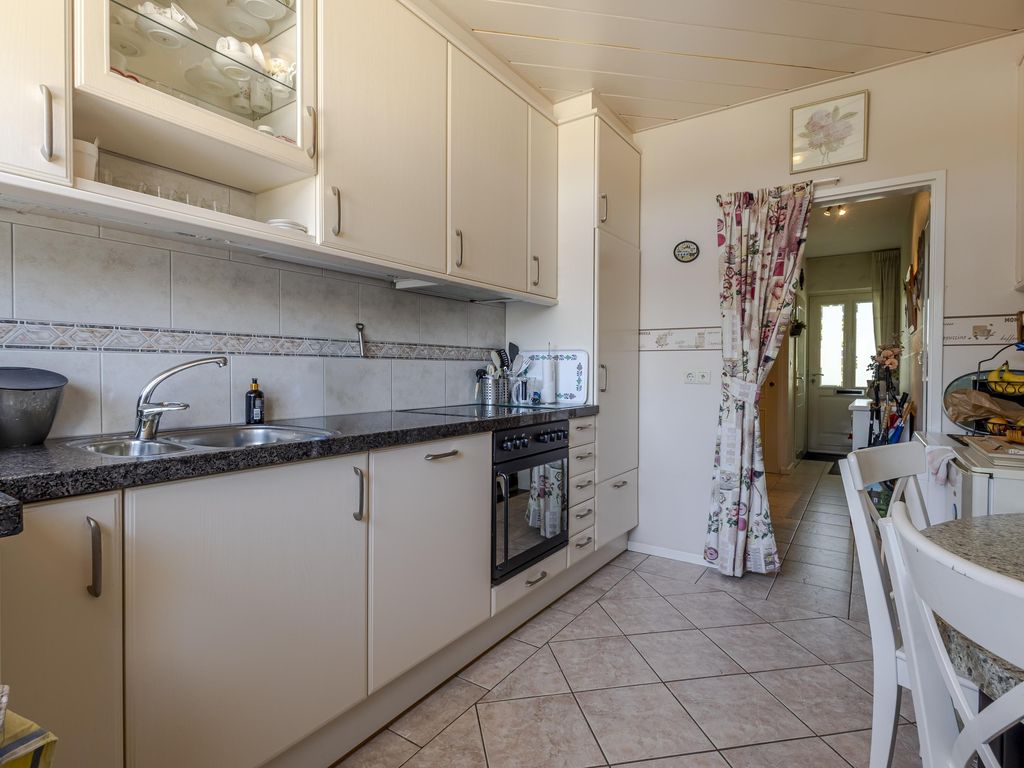 Lange Griendsweer 9, HARDINXVELD-GIESSENDAM