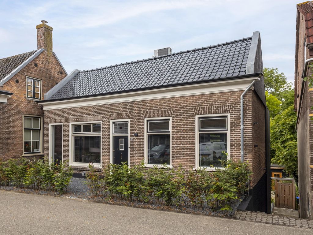 Buitendams 30, HARDINXVELD-GIESSENDAM
