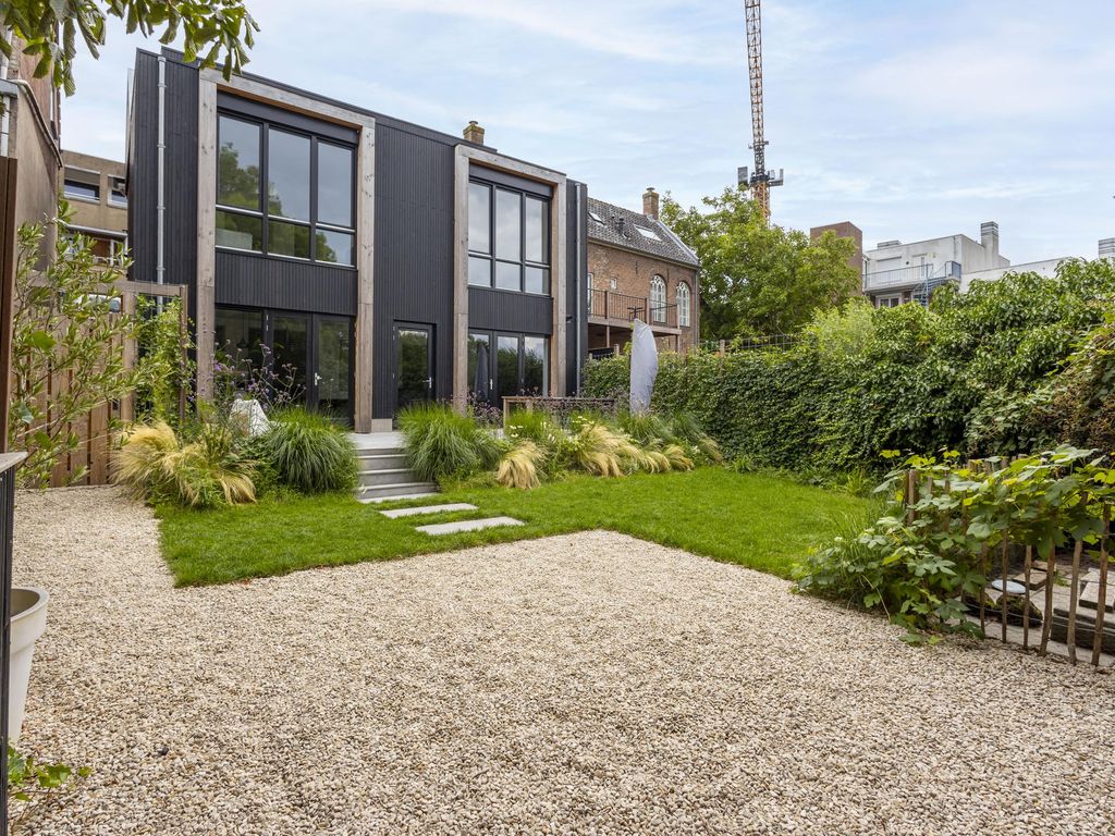 Buitendams 30, HARDINXVELD-GIESSENDAM