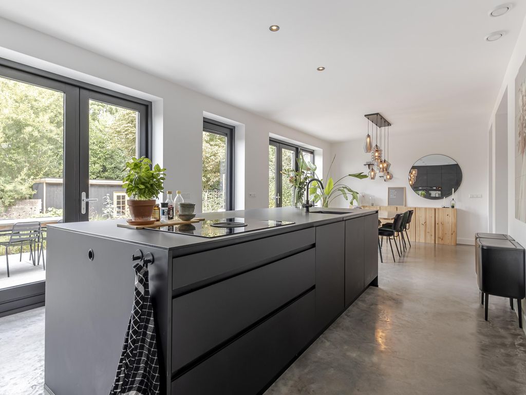 Buitendams 30, HARDINXVELD-GIESSENDAM