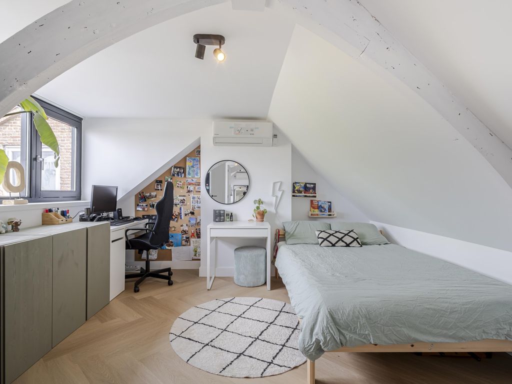 Buitendams 30, HARDINXVELD-GIESSENDAM