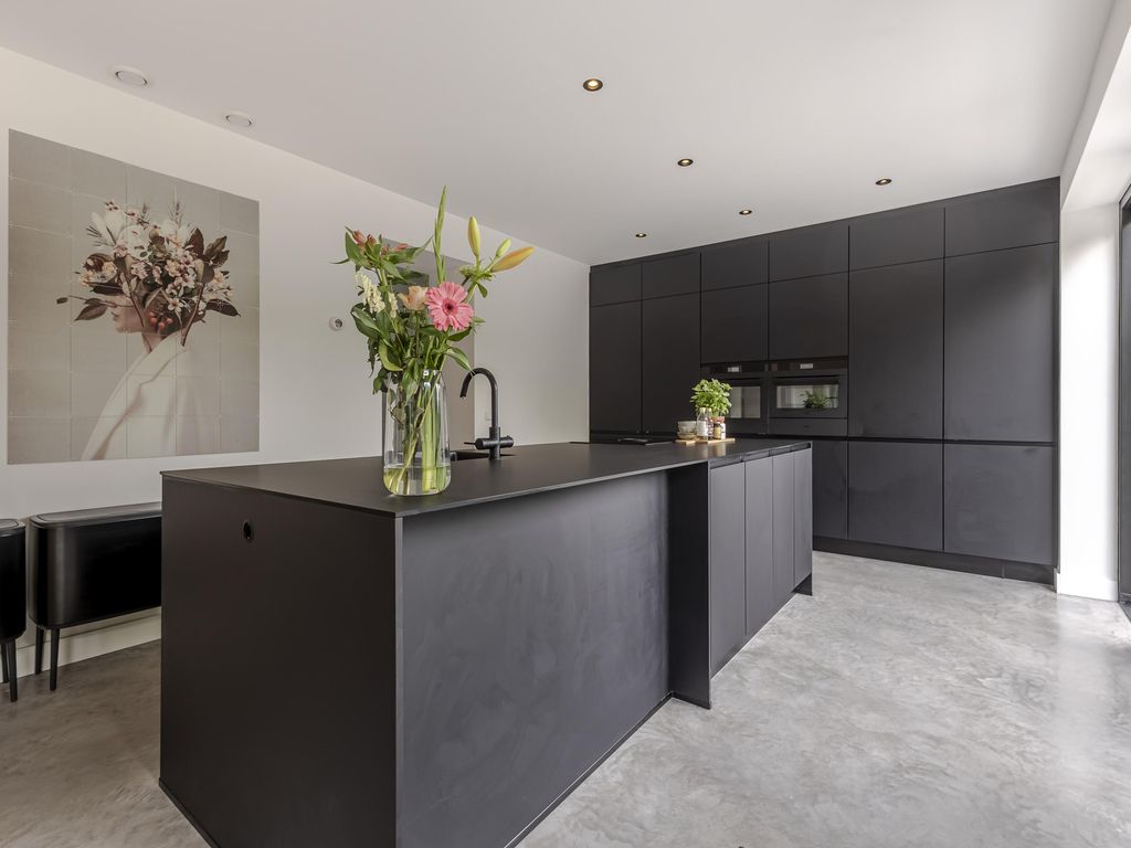 Buitendams 30, HARDINXVELD-GIESSENDAM