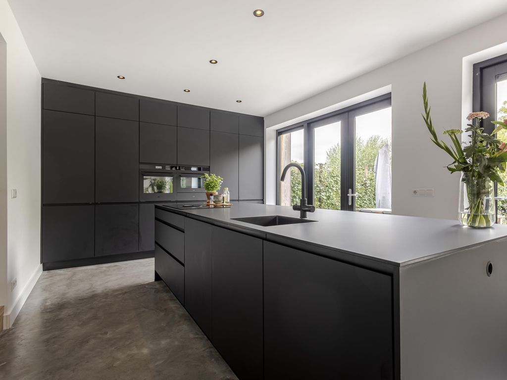Buitendams 30, HARDINXVELD-GIESSENDAM