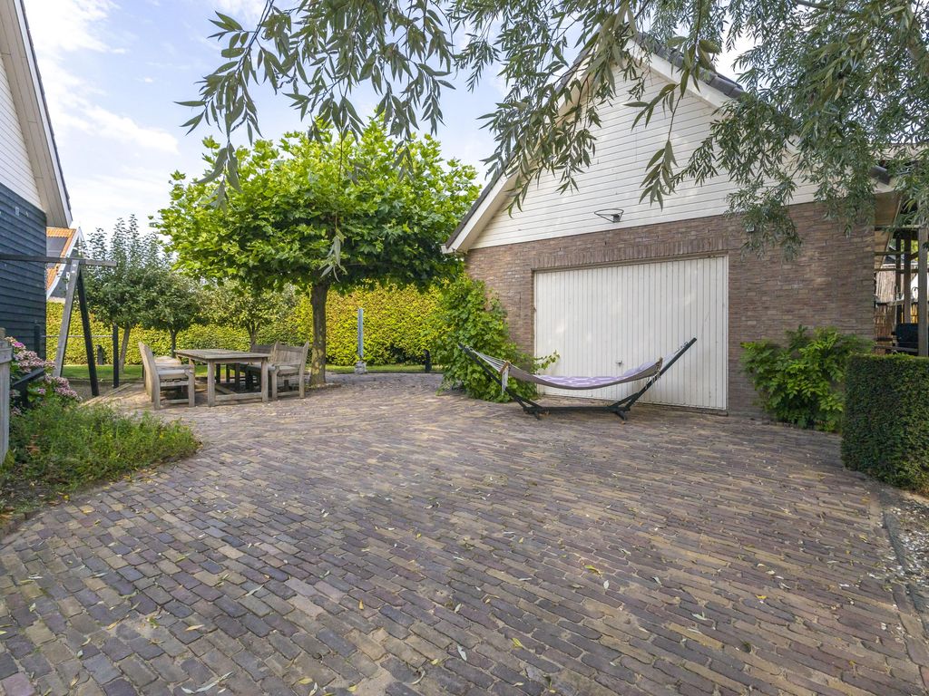 Binnendamseweg 64A, GIESSENBURG