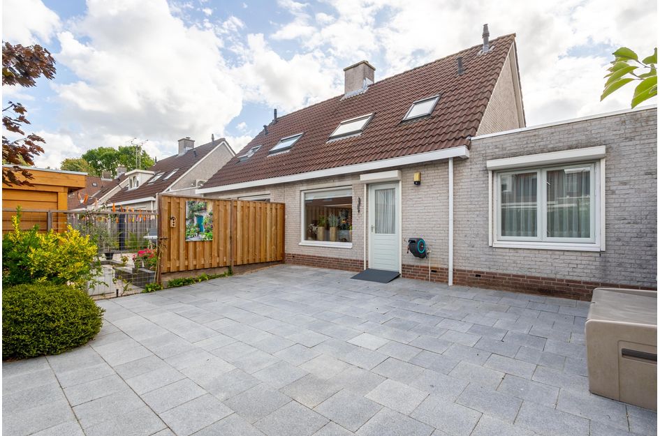 Veerstoep 18