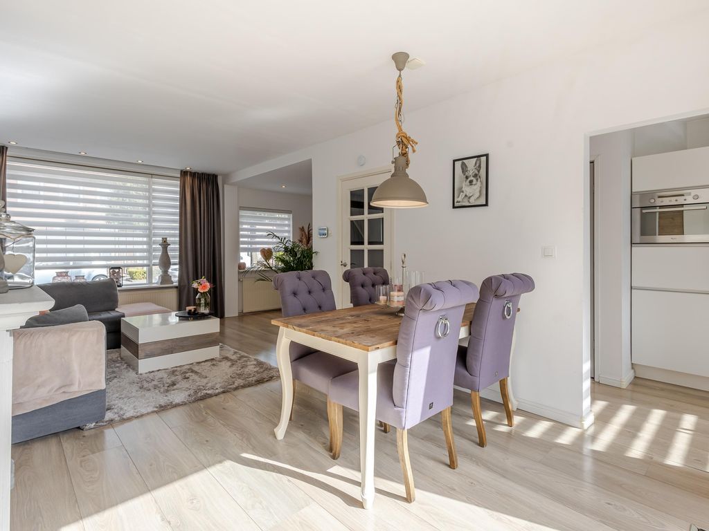 Troelstrastraat 60, HARDINXVELD-GIESSENDAM