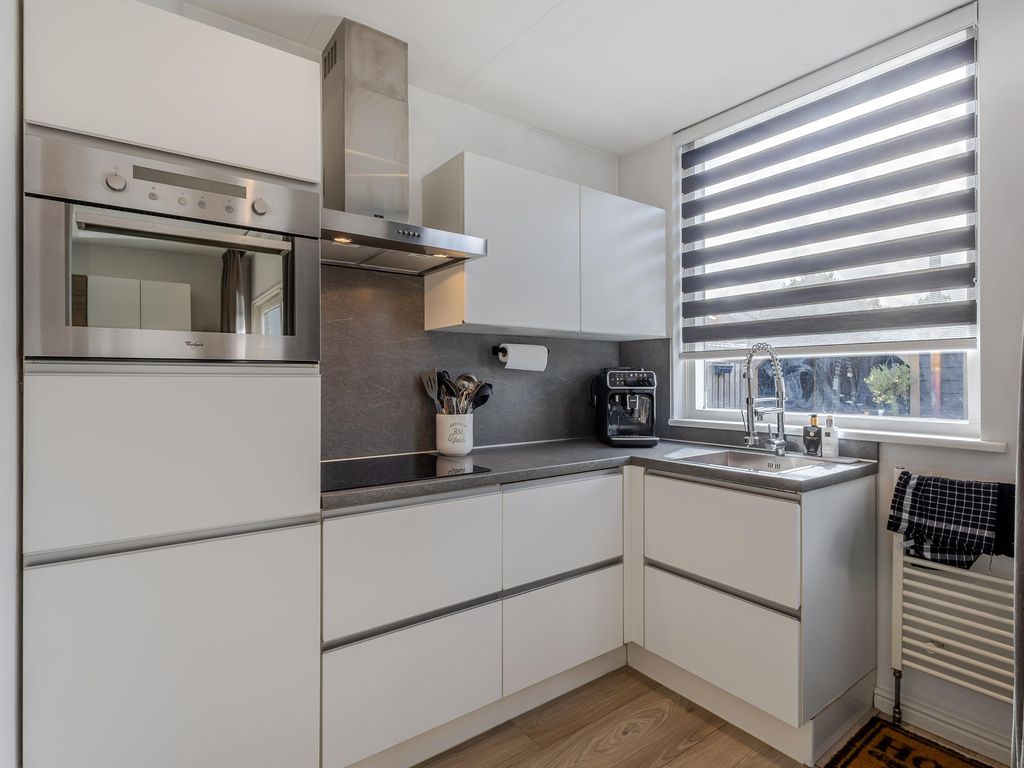 Troelstrastraat 60, HARDINXVELD-GIESSENDAM