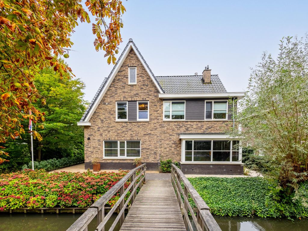 Parallelweg 97, HARDINXVELD-GIESSENDAM
