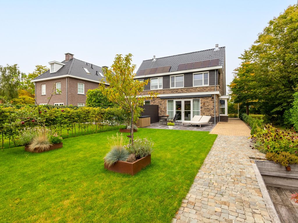 Parallelweg 97, HARDINXVELD-GIESSENDAM
