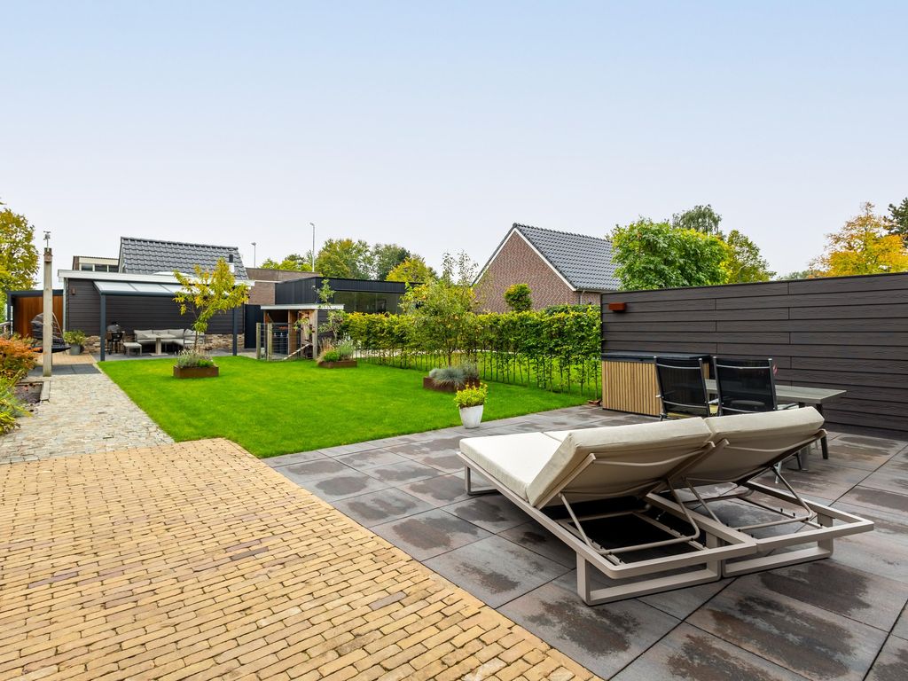 Parallelweg 97, HARDINXVELD-GIESSENDAM