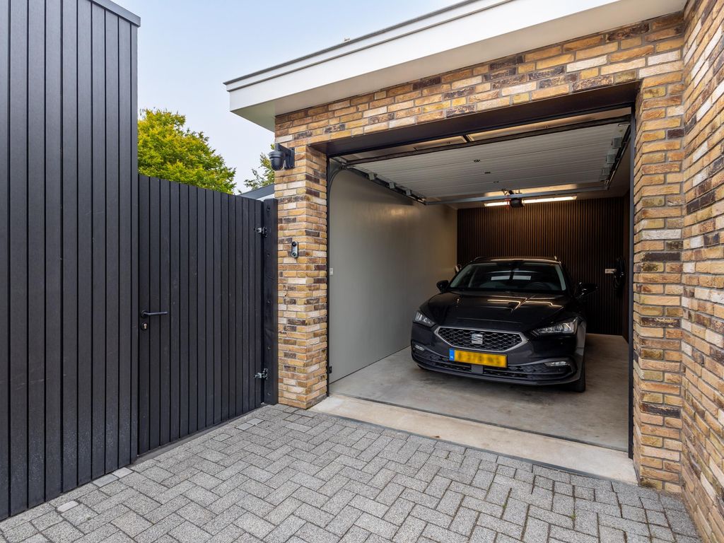 Parallelweg 97, HARDINXVELD-GIESSENDAM