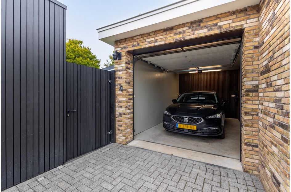 Parallelweg 97
