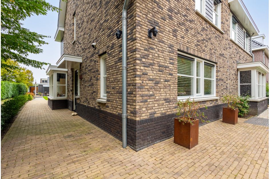 Parallelweg 97