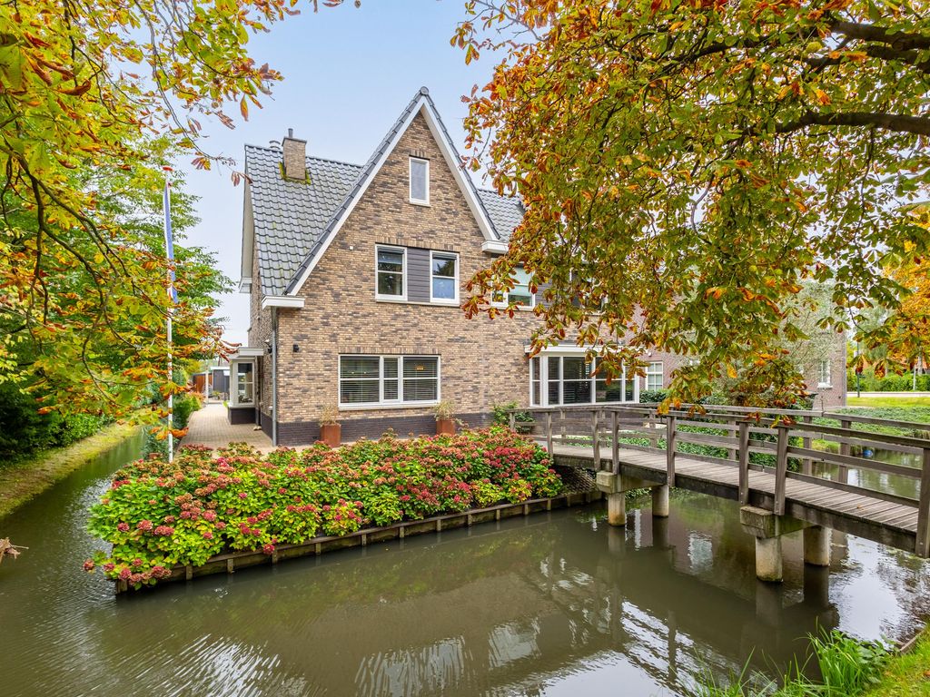 Parallelweg 97, HARDINXVELD-GIESSENDAM