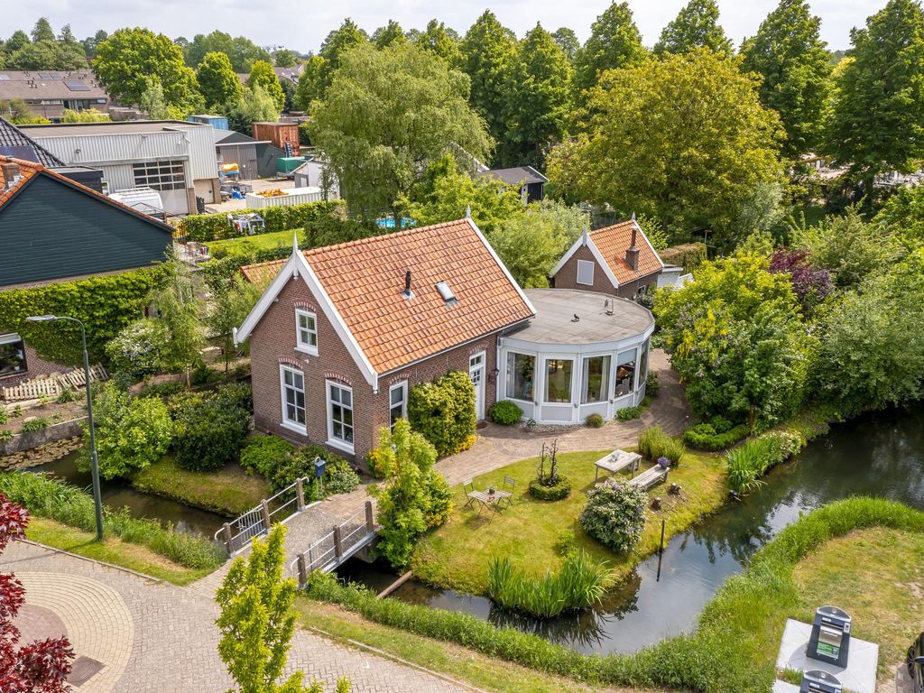 Kerkweg 41, HARDINXVELD-GIESSENDAM