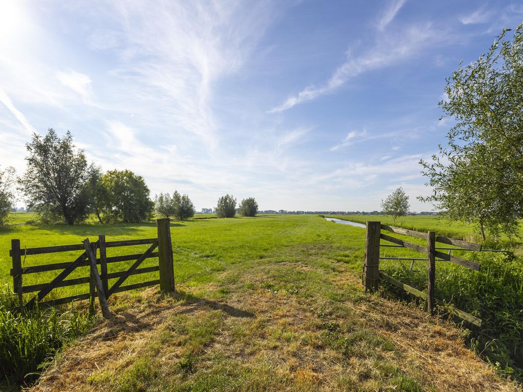 Graafdijk-oost 17 , Molenaarsgraaf