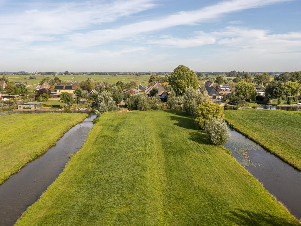 Graafdijk-oost 17 , Molenaarsgraaf