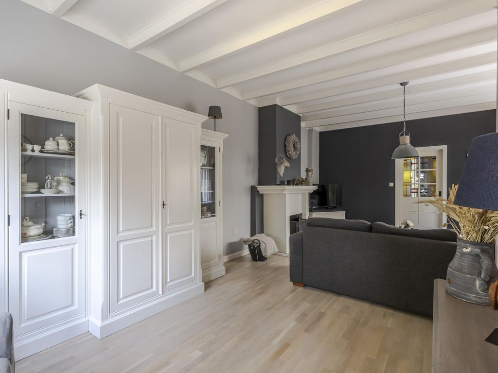 Sluisweg 44, HARDINXVELD-GIESSENDAM