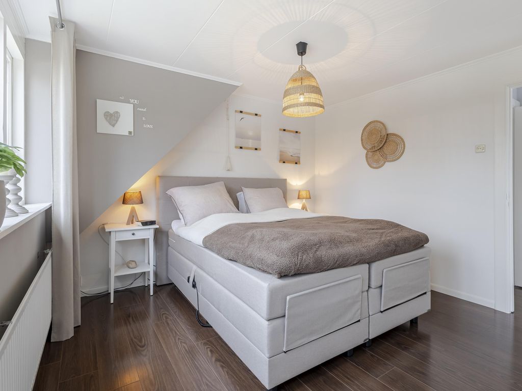 Sluisweg 44, HARDINXVELD-GIESSENDAM