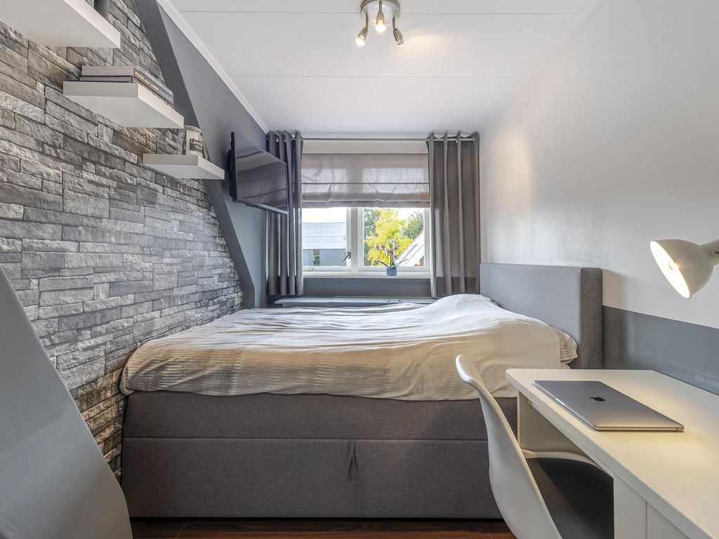 Sluisweg 44, HARDINXVELD-GIESSENDAM