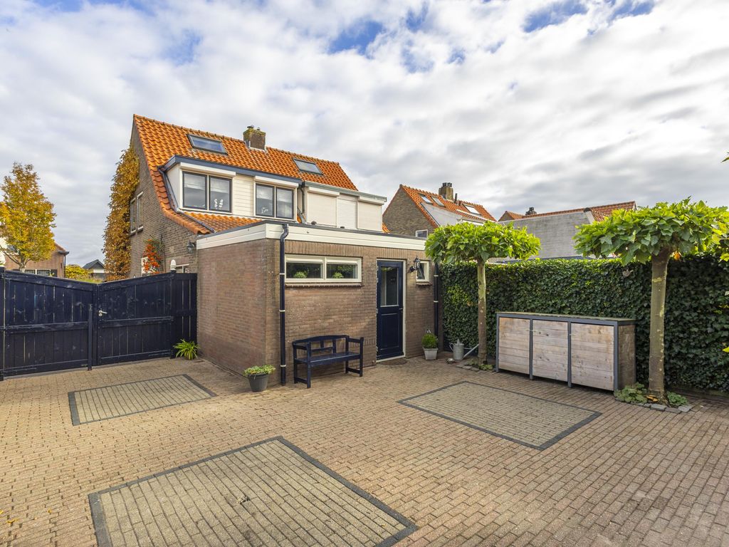 Sluisweg 44, HARDINXVELD-GIESSENDAM