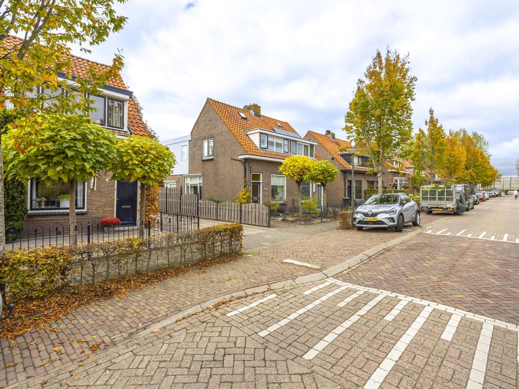 Sluisweg 44, HARDINXVELD-GIESSENDAM
