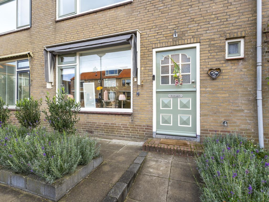 Leeuwerikstraat 5, BLESKENSGRAAF CA