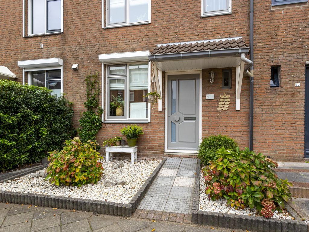 Breedewaij 48, HARDINXVELD-GIESSENDAM