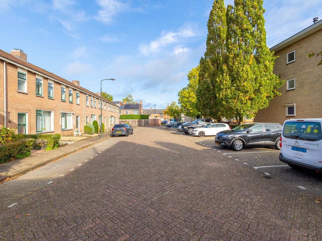 Maasstraat 15, HARDINXVELD-GIESSENDAM