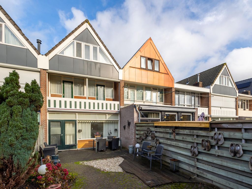 Maasstraat 15, HARDINXVELD-GIESSENDAM