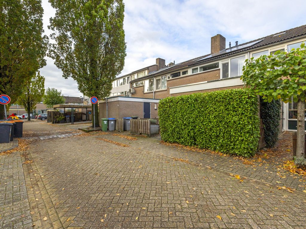 Geemansweer 8, HARDINXVELD-GIESSENDAM