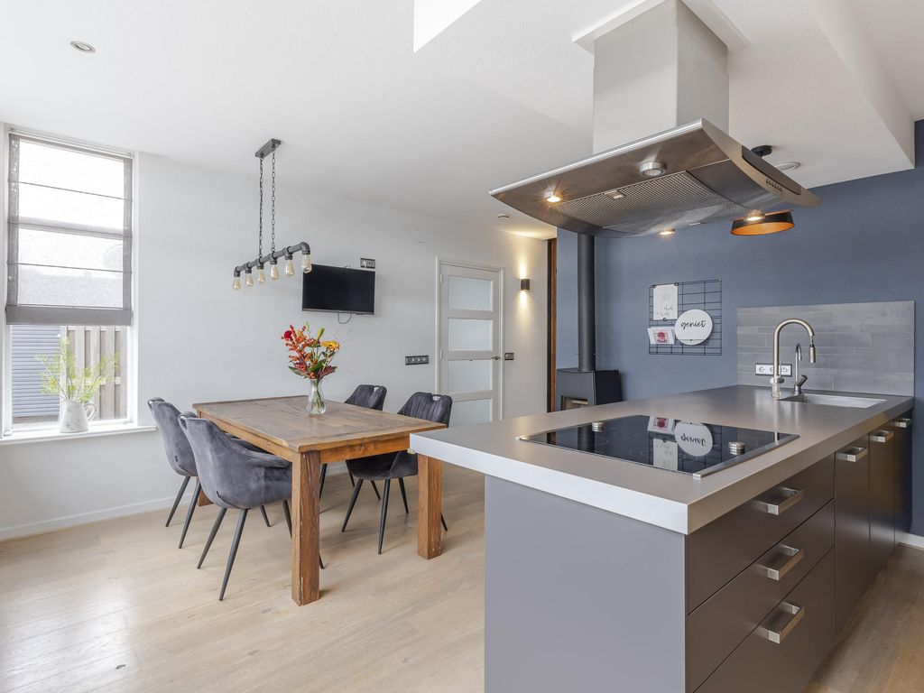 Rivierdijk 255, HARDINXVELD-GIESSENDAM