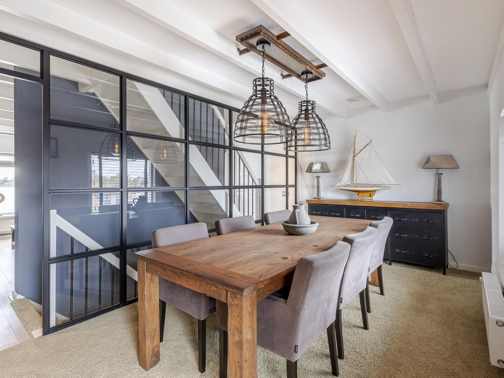 Rivierdijk 255, HARDINXVELD-GIESSENDAM