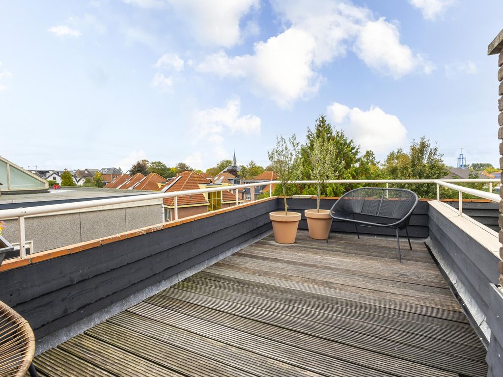 Rivierdijk 255, HARDINXVELD-GIESSENDAM