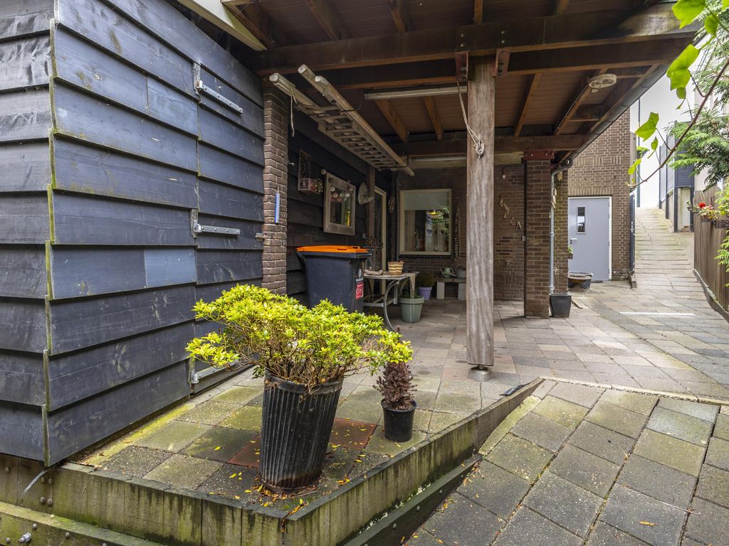 Rivierdijk 255, HARDINXVELD-GIESSENDAM