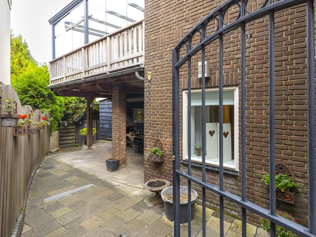 Rivierdijk 255, HARDINXVELD-GIESSENDAM