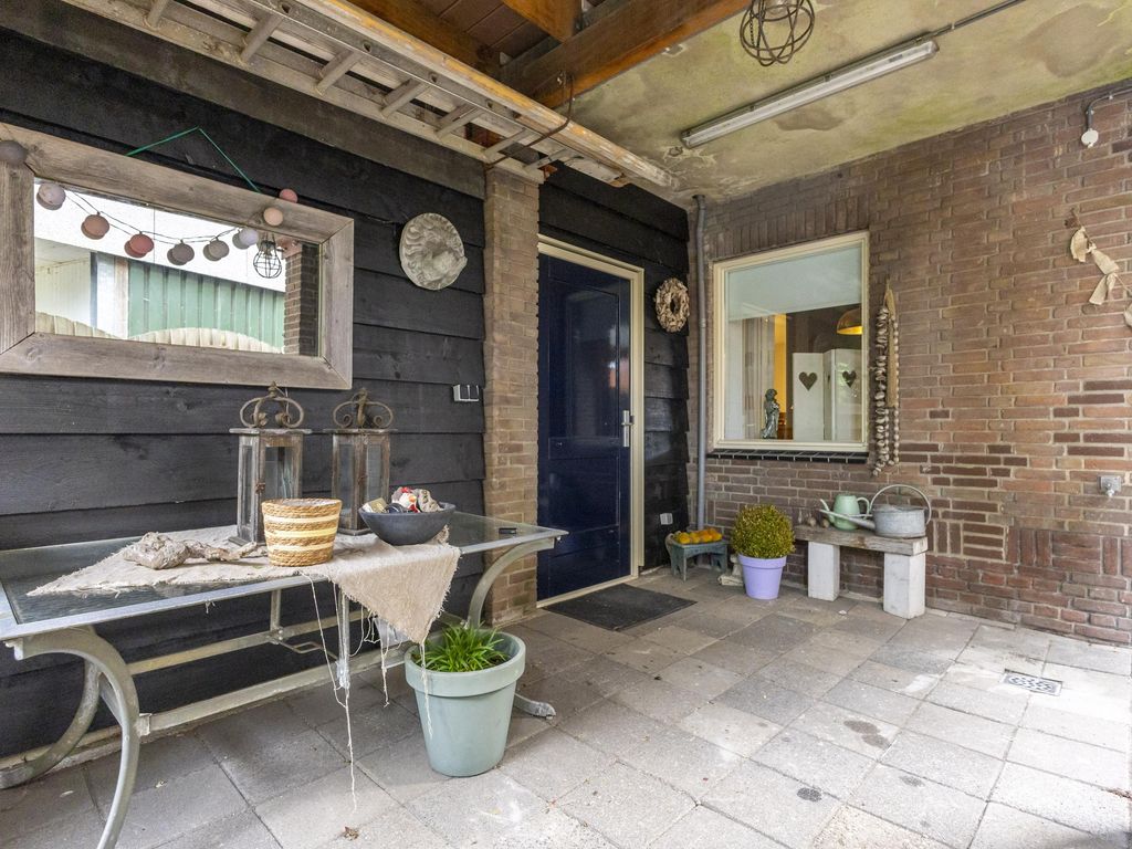 Rivierdijk 255, HARDINXVELD-GIESSENDAM