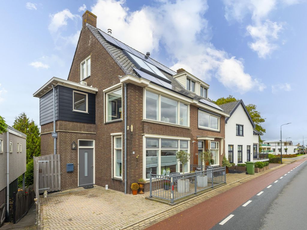 Rivierdijk 255, HARDINXVELD-GIESSENDAM