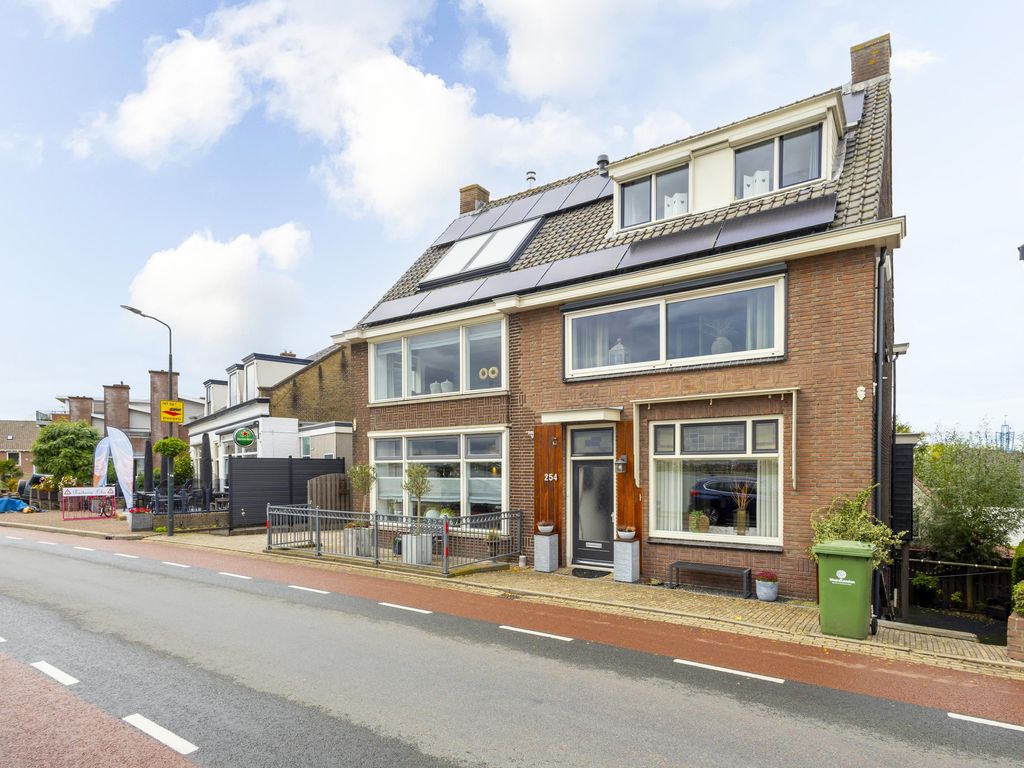 Rivierdijk 255, HARDINXVELD-GIESSENDAM